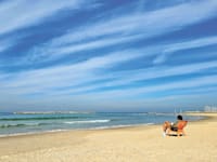 כמה עולה לגור במרחק הליכה מהים / צילום: Shutterstock