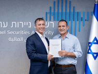 יו''ר הוועדה לשינוי מבנה הדוחות, פרופ' אסף חמדני, ויו''ר רשות ני''ע, ספי זינגר / צילום: ענבל מרמרי