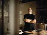 מושיק רוט. ''אני צריך כל יום לרוץ ולנצח את המאה מטר'' / צילום: אסף קרלה