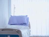 אשפוזי בית במקום אשפוזים בבתי החולים / צילום: Shutterstock