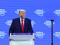נשיא ארה''ב דונלד טראמפ נואם בדאבוס / צילום: Reuters, Denis Balibouse
