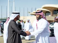 נסיך הכתר הסעודי בן סלמאן (מימין) ונשיא איחוד האמירויות בן זאיד / צילום: Reuters