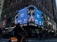 שילוט של פולימרקט לקראת הבחירות לראשות עיריית ניו יורק / צילום: ap, Olga Fedorova