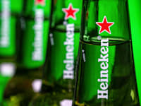 הייניקן. ''מעדיפים משקאות אחרים'' / צילום: ap, J. David Ake