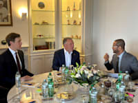 שר החוץ של עומאן, סייד באדר בן חמד אל-בוסעידי, נפגש עם סטיב וויטקוף וג'ארד קושנר, לקראת השיחות העקיפות בין ארה''ב לאיראן, בז'נבה / צילום: Reuters, via REUTERS