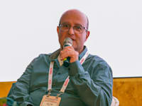 אלי כהן, מנכ''ל אוניברסיטת קריית שמונה והגליל בהקמה, בכנס שמים את הצפון במרכז / צילום: שלומי יוסף