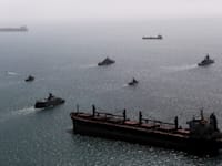 ספינות במהלך תרגיל ימי משותף של איראן ורוסיה בדרום איראן / צילום: ap, Masoud Nazari Mehrabi/Iranian Army