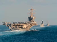 נושאת המטוסים האמריקאית אברהם לינקולן במיצרי הורמוז / צילום: ap, Zachary Pearson