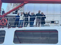 רופאים חוזרים לארץ על אוניית צים / צילום: שמעון יונה