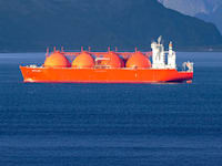 מיכלית גז מונזל (LNG) / צילום: Shutterstock