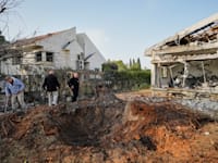 בית בצפון שנפגע מהמטח של חיזבאללה / צילום: ap, Baz Ratner