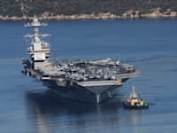 נושאת המטוסים ג'רלד פורד. המשימה הוארכה פעמיים / צילום: ap, Giannis Angelakis