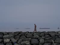 מכליות נפט מחכות מחוץ למצר הורמוז / צילום: ap, Altaf Qadri