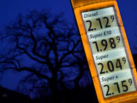 מחירי הדלק בגרמניה מאמירים / צילום: Reuters, Fabian Bimmer
