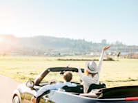 איזו מדינה היא היחידה בעולם שמעניקה מדליה נשיאותית רשמית לזוגות הנשואים 50 שנה? / צילום: Shutterstock