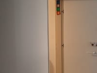 דלת של ממ''ד בדירה מושכרת / צילום: פרטי