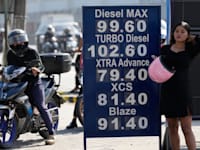 תחנת דלק בפיליפינים בסוף השבוע האחרון / צילום: ap, Aaron Favila