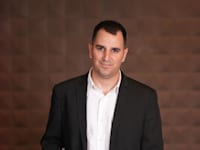 תומר שפריצר, סמנכ''ל בארבע עונות תכנון פיננסי / צילום: יוליה טינקלמן