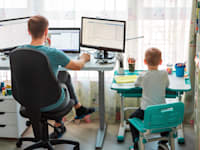 עבודה מהבית עם הילדים / צילום: Shutterstock