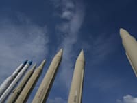 תצוגה של טילים איראניים בטהרן (ארכיון) / צילום: ap, Vahid Salemi