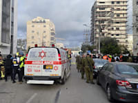 אחת מזירות הפגיעה בנהריה / צילום: מד''א