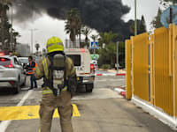 העשן העולה בנאות חובב לאחר הפגיעה / צילום: כבאות והצלה