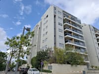 הבניין ברחוב פרנץ קפקא בשכונת המשתלה בתל אביב / צילום: תמר מצפי