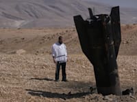 טיל איראני שנפל הבוקר באזור יהודה ושומרון / צילום: ap, Mahmoud Illean