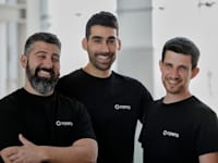 מייסדי סיארה. מימין: יונתן איתי, מייסד-שותף וסמנכ''ל מחקר ופיתוח, תמר בר-אילן, מייסד-שותף ו-CTO, יותם שגב, מייסד-שותף ומנכ''ל החברה / צילום: נטשה זריקר
