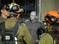 שי קלפר.  האיש שלוחץ על כפתור החירום של המדינה / צילום: דובר צה''ל