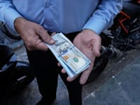 מיליארדי דולרים מוקפאים על ידי ממשל ארה''ב / צילום: ap, Vahid Salemi