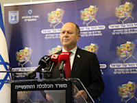 שר הכלכלה ניר ברקת, במסיבת העיתונאים היום / צילום: אדוארד שטרן