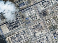 פגיעת כטב''ם אוקראיני בבית זיקוק רוסי / צילום: Reuters, VANTOR