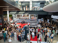 סניף של רשת Sephora / צילום: Reuters, BELGA PHOTO MARIUS BURGELMAN