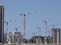 ביקוש עז לדירות עם ממ''דים. בנייה חדשה בת''א / צילום: Shutterstock