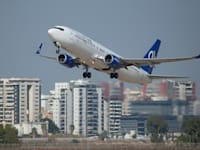 113 דקות עיכוב בממוצע. מטוס בלו בירד ממריא מנתב''ג / צילום: Shutterstock