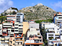 אתונה, יוון. המשקיעים מחפשים דירות קטנות יותר / צילום: Shutterstock