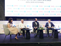 שי אהרונוביץ', יהודה מורגנשטרן, רפי אלמליח וכרמית יוליס בפאנל משותף בהנחיית דרור מרמור / צילום: כדיה לוי