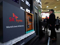 חברת SK hynix על מסכי הבורסה / צילום: ap, Ahn Young-joon