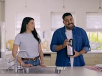 קובי אדרי בקמפיין סנו / צילום: צילום מסך מיוטיוב