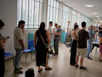 תור לקלפי בת''א / צילום: ap, David Goldman
