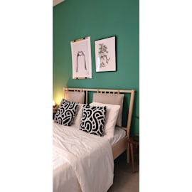 דירת Airbnb של אדית מרקוביץ באתונה / צילום: קרן מועלם נפתלי דירת Airbnb של אדית מרקוביץ באתונה / צילום: קרן מועלם נפתלי