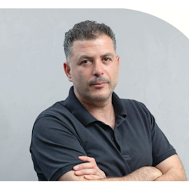 אלי גבאי, בעל השליטה בחברה / צילום: ממצגת החברה אלי גבאי, בעל השליטה בחברה / צילום: ממצגת החברה