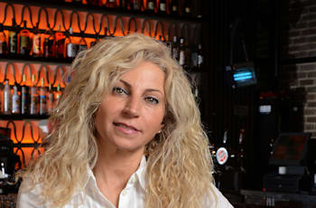 אהובה תורג'מן, מנכ''לית ומבעלי רשת ההמבורגרים BBB / צילום: איל יצהר