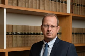 עו''ד רז נזרי / צילום: יונתן בלום עו''ד רז נזרי / צילום: יונתן בלום