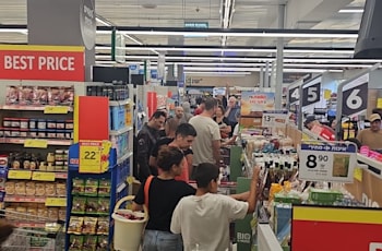 תורים בקרפור ביום שישי, אחרי המתקפה של ישראל באיראן תורים בקרפור ביום שישי, אחרי המתקפה של ישראל באיראן
