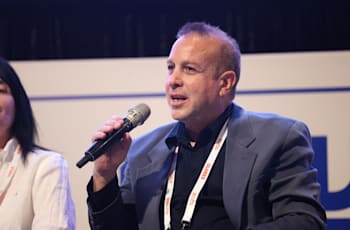 ד''ר דורון סייג, מנהל מדדי הדיור בלמ''ס, בוועידת ישראל לנדל''ן / צילום: שלומי יוסף ד''ר דורון סייג, מנהל מדדי הדיור בלמ''ס, בוועידת ישראל לנדל''ן / צילום: שלומי יוסף