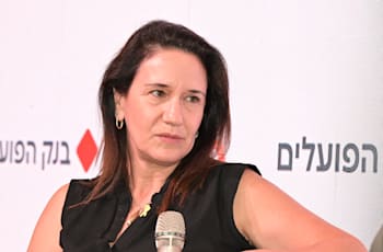טלי פולג, סמנכ''לית שיווק בזק, בכנס MAD / צילום: תמר מצפי טלי פולג, סמנכ''לית שיווק בזק, בכנס MAD / צילום: תמר מצפי