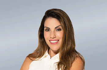 עו''ד שירלי קציר, שותפה וראש מחלקת תעופה, תיירות ומלונאות, פישר (FBC) / צילום: רמי זרנגר