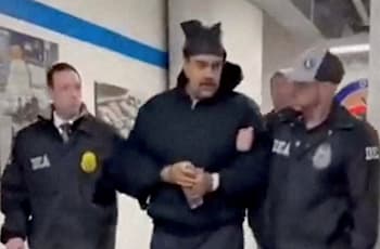 מדורו הלילה בניו יורק / צילום: Reuters, via REUTERS מדורו הלילה בניו יורק / צילום: Reuters, via REUTERS